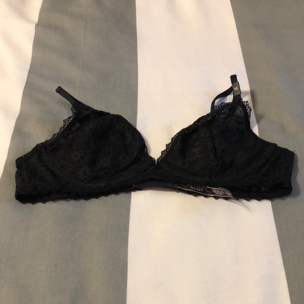 Victoria’s Secret triangle bralette. Medium NWT
